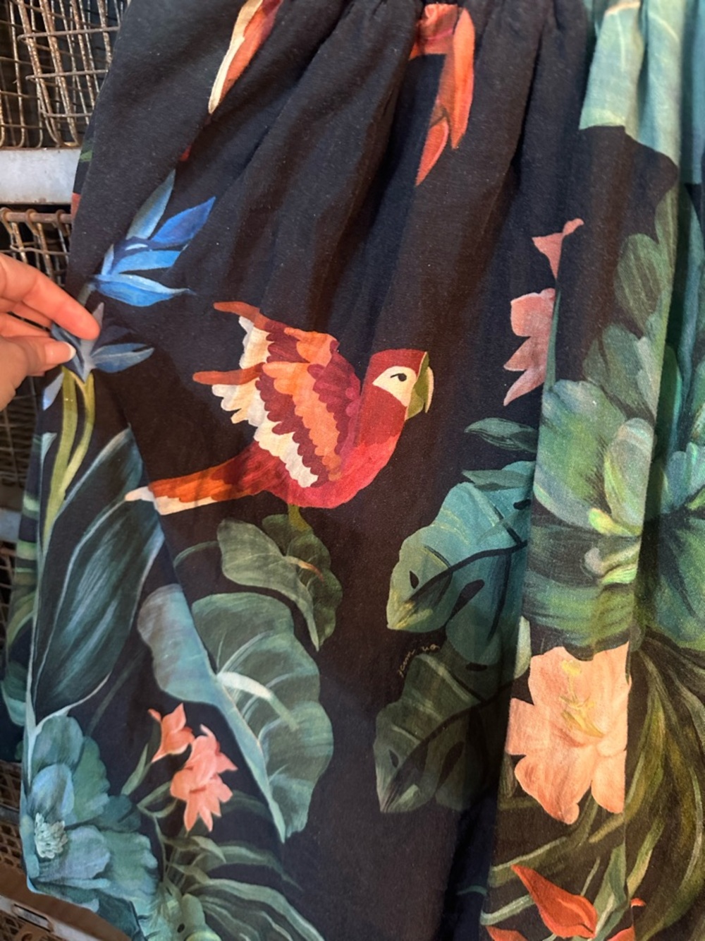 FARM Rio Black Midnight Macaw Fiesta
Linen Blend Mini Dress Size: Small 🦜🌴 - Picture 10 of 14